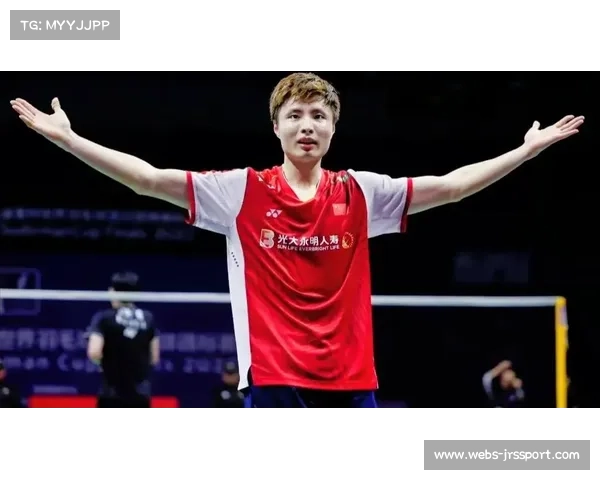 石宇奇荣登巴黎世锦赛官方海报C位彰显中国羽毛球新星风采